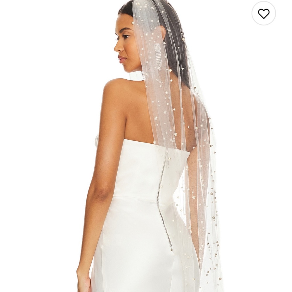 Ofreda Studio Pearl Veil in Ivory